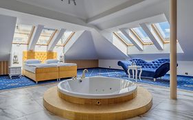 Czeczotka Palace Apartments